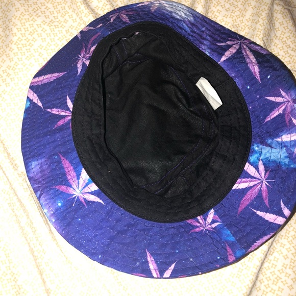 Bucket hat - Picture 2 of 2